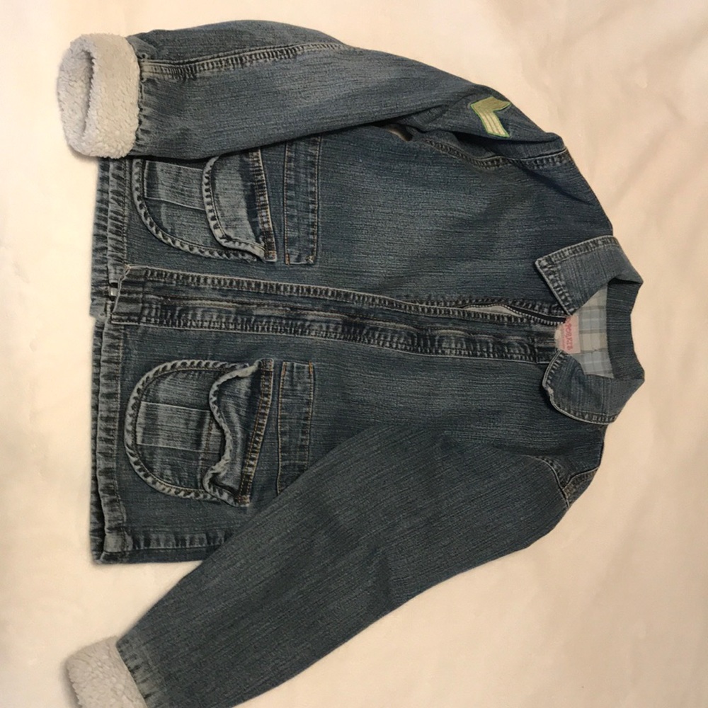 Denim jacket w/ Sherpa sleeves